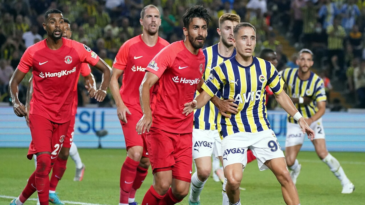 Fenerbahçe puan kaybıyla başladı! Gol düellosunda Ümraniyespor ile 3-3 berabere kaldı