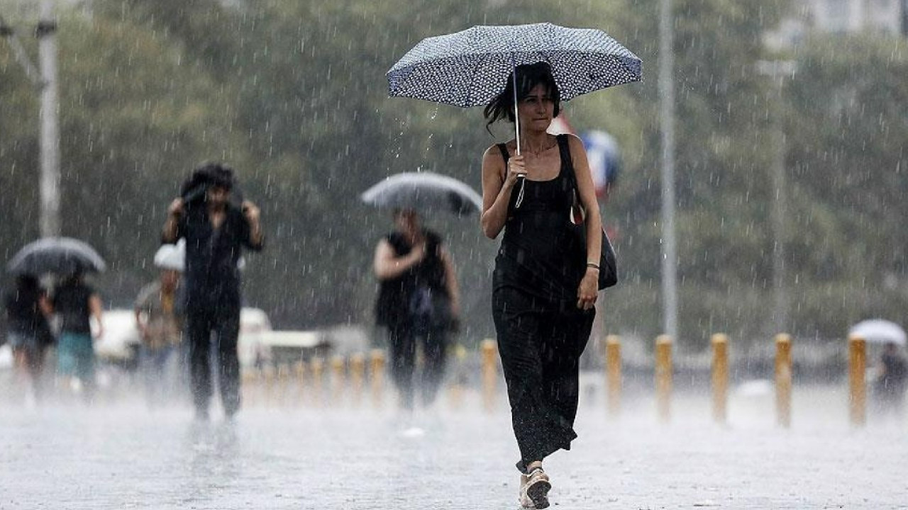 Meteoroloji'den yeni uyarı geldi: İstanbul dahil 22 ilde sağanak yağış bekleniyor