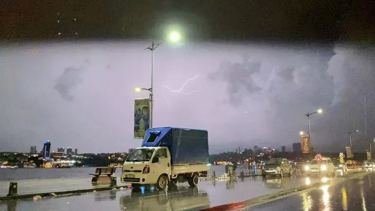 AKOM saat vererek uyardı: İstanbul'da sağanak yağış etkili olacak