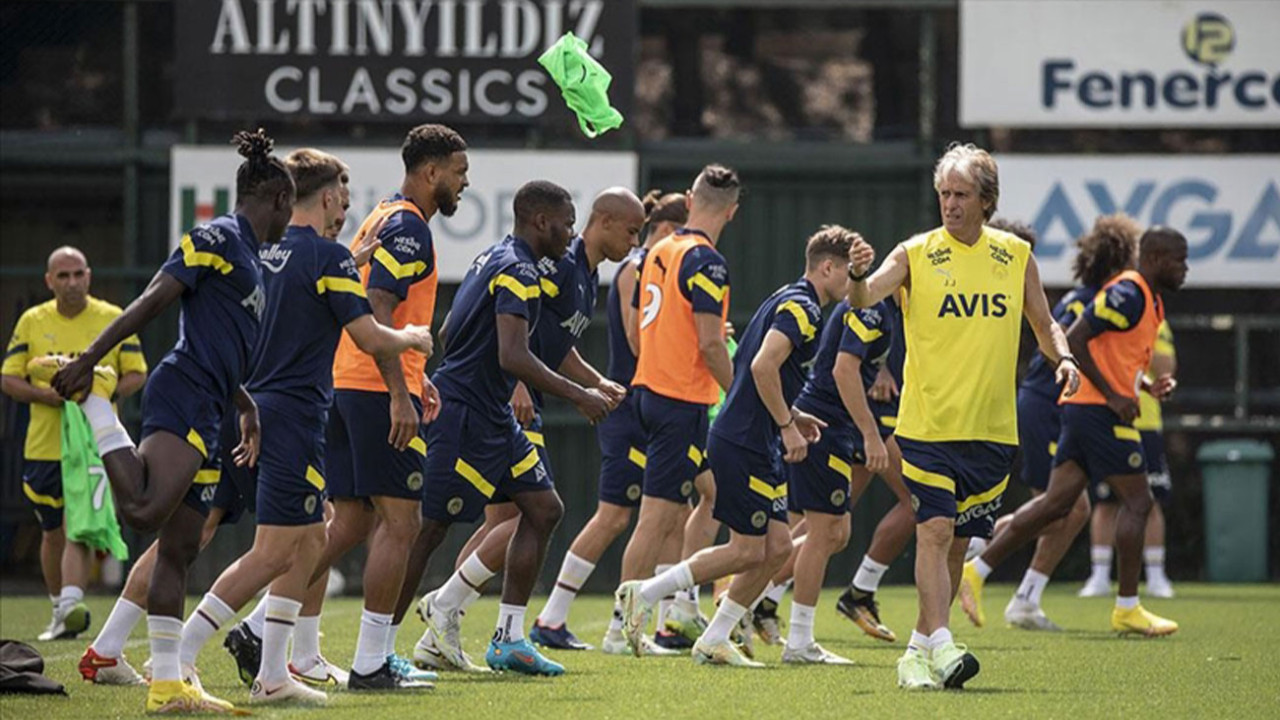 Slovacko hazırlıklarını sürdüren Fenerbahçe'de sakat futbolcular antrenmanda yer almadı