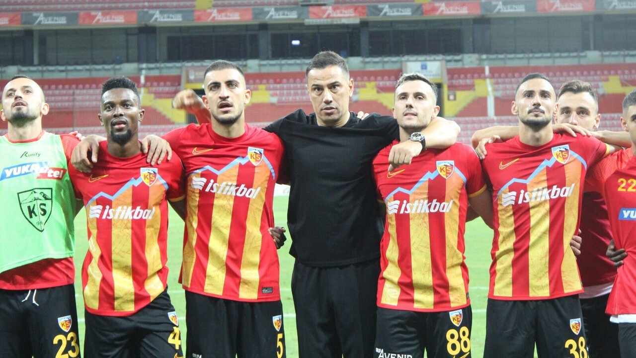 Kayserispor ilk 3 puanını aldı! Evinde İstanbulspor'u 1-0 mağlup etmeyi başardı