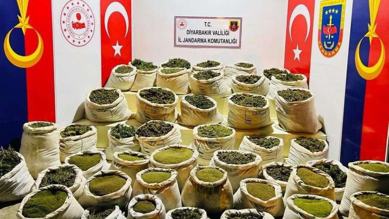 Terörün finansmanına darbe: Eren Abluka-34 Operasyonu'nda kilolarca uyuşturucu ele geçirildi!