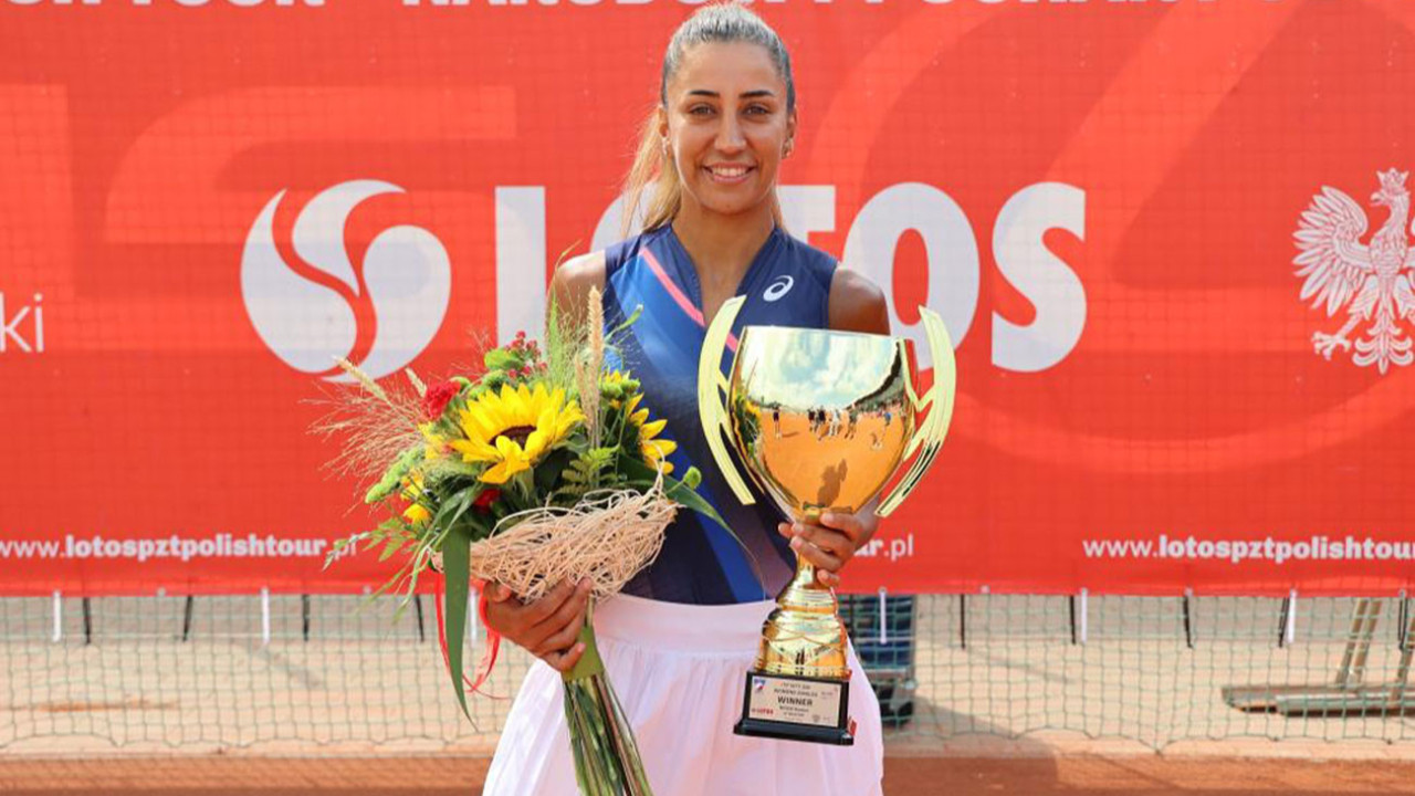 Milli tenisçi Çağla Büyükakçay, Polonya'daki Lotos Radom Cup'ta şampiyon oldu