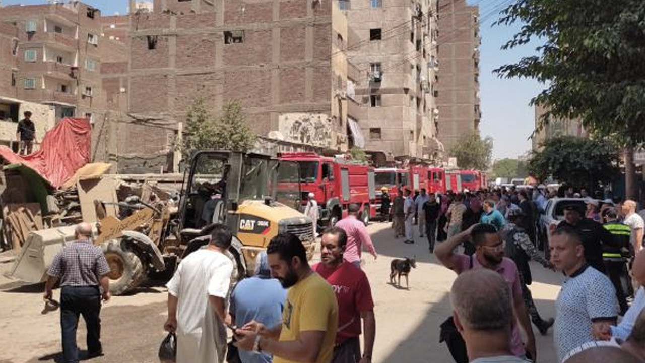 Mısır''da kilise yangını: Çok sayıda kişi hayatını kaybetti