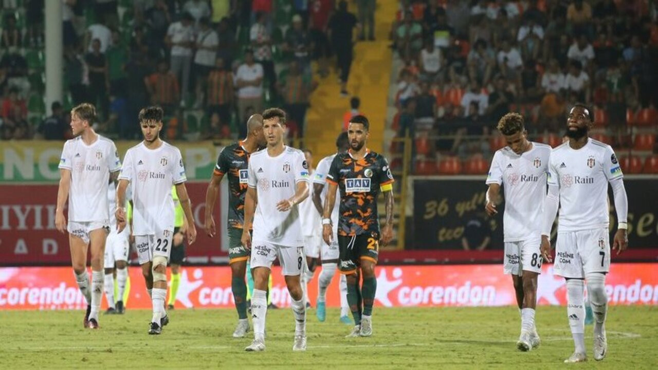 Kartal avantajını koruyamadı! Beşiktaş, Alanyaspor deplasmanından 3-3 beraberlikle dönüyor