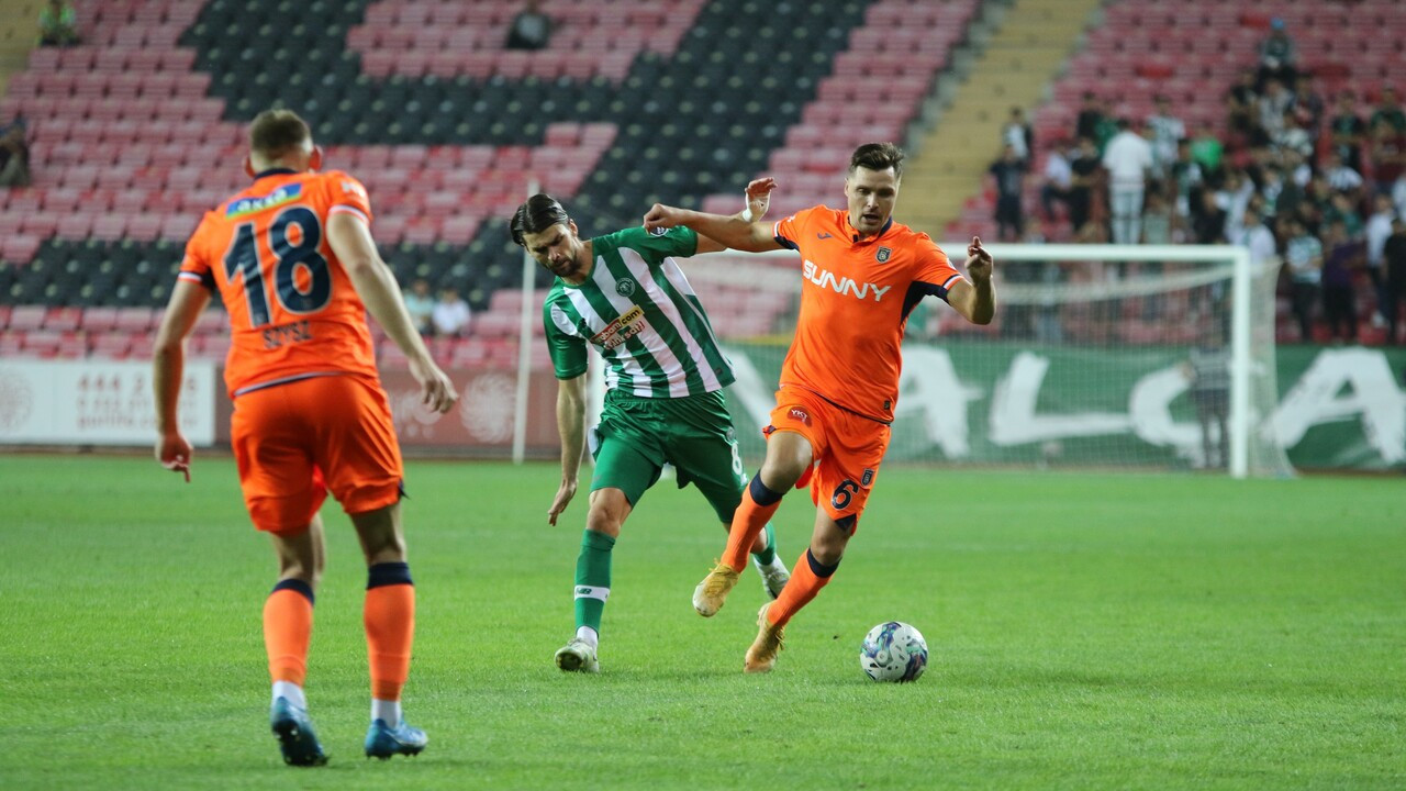 Eskişehir'de puanlar paylaşıldı! Başakşehir - Konyaspor maçı 0-0 eşitlikle sonuçlandı