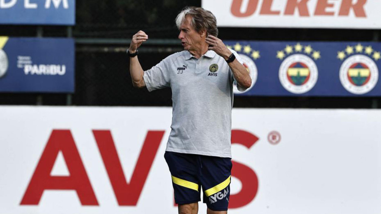 Fenerbahçe, Avusturya Wien ile oynayacağı maçların kadrosunu UEFA'ya bildirdi