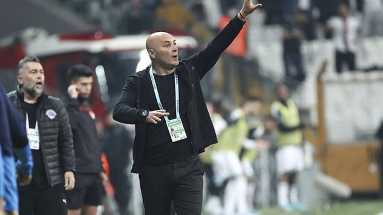 Süper Lig takımında flaş ayrılık: Takımı 2 hafta da 10 gol yiyince, maç sonu istifa etti