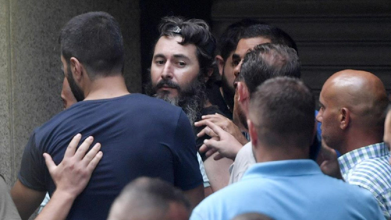 Beyrut'ta bankadaki parasını çekemeyince 6 kişiyi rehin alan zanlı serbest bırakıldı