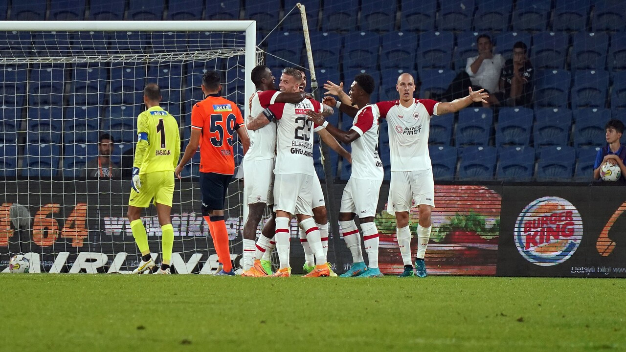 Başakşehir turu rövanşa bıraktı! Royal Antwerp karşısında 1-1 berabere kaldı