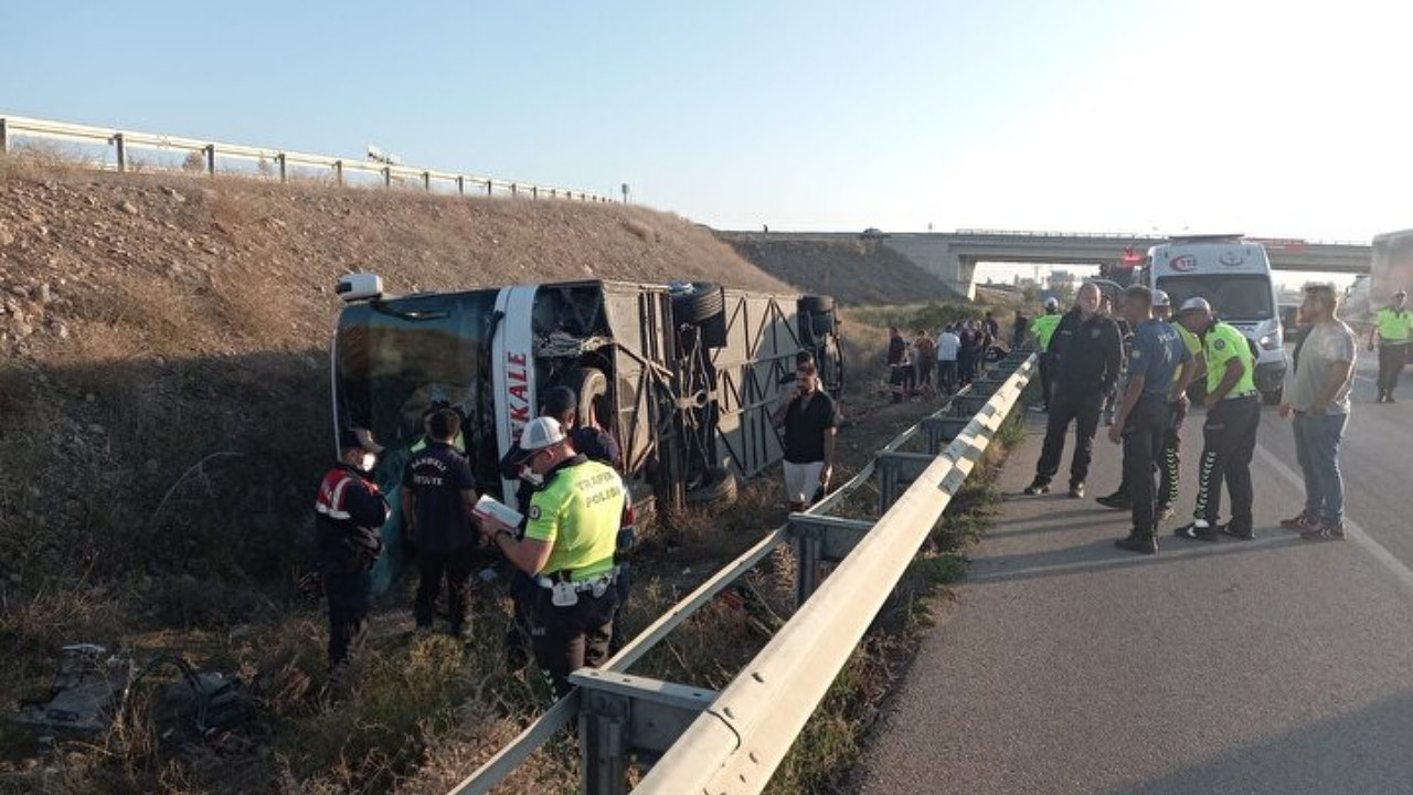 Asker adaylarını taşıyan otobüs devrildi: Ölü ve yaralılar var!
