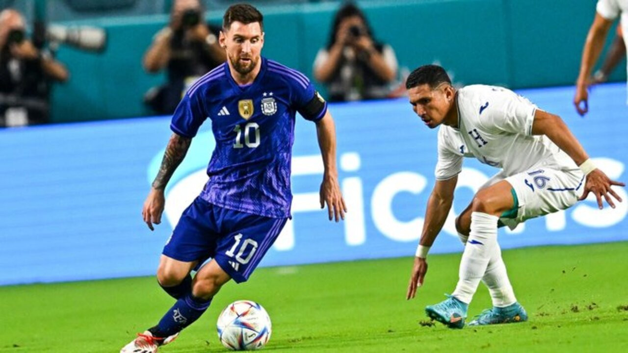 Lionel Messi gecenin efendisi! Arjantin'i taşıdığı maçta Honduras'ı 3-0 mağlup ettiler
