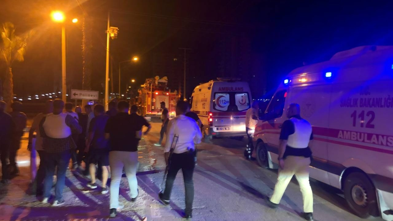 Mersin'de polisevine silahlı saldırı: 2 polis yaralandı! Bakan Soylu, Mersin'e gidiyor