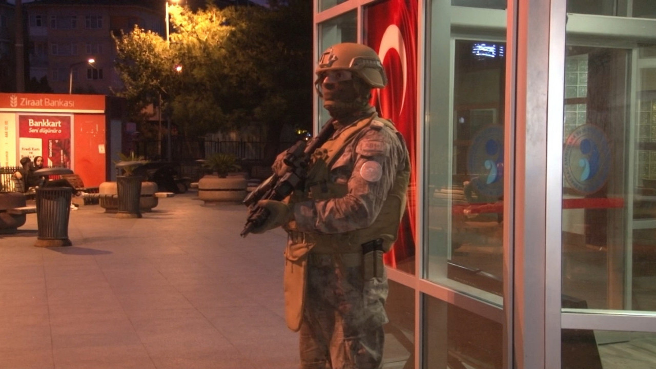 Bakırköy'de Dr. Sadi Konuk Hastanesi önünde silahlı saldırı! Ölü ve yaralılar var...
