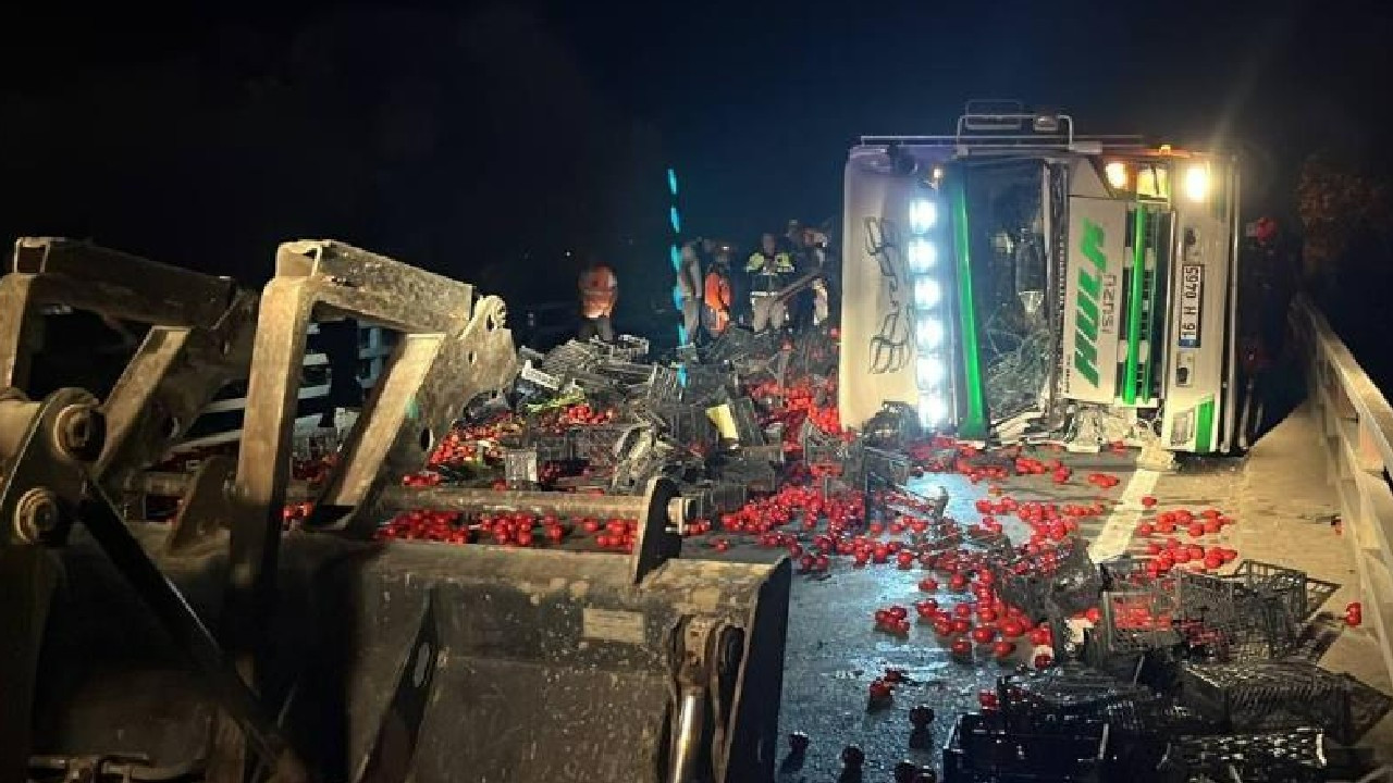 Feci kaza! Bursa'da kamyon ile kamyonet çarpıştı: 1 ölü, 6 yaralı