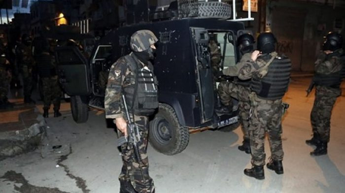 İzmir'de terörist ihbarı polisleri alarma geçirdi