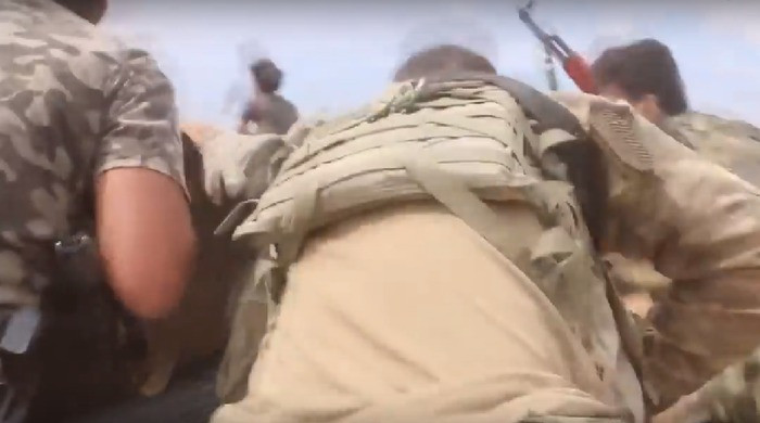 Türk askeri ÖSO ile omuz omuza çatışmada (VİDEO)