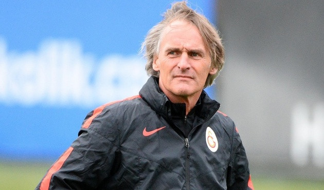 Galatasaray'da Riekerink'in görevine son verildi