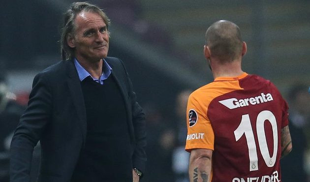 Galatasaray'da Sneijder krizi patlak veriyor!