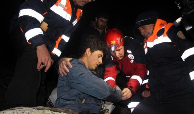 Erciyes Dağı'nda mahsur kalan genç 6 saatte kurtarıldı