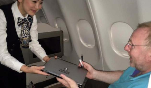 Türk Hava Yolları ABD uçuşunda laptop dağıtmaya başladı!