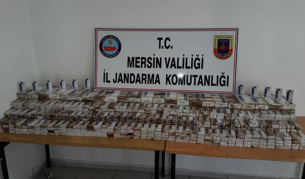 Yanan TIR'dan 2 bin paket kaçak sigara çıktı...