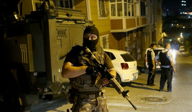 İstanbul'da uyuşturucu satıcıları çatıştı...
