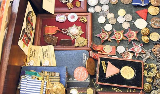 Dedelerinden kalma Atatürk imzalı  berat ve madalyaları sattılar
