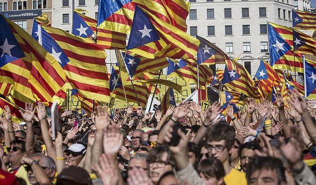 Milyonlarca Katalan bugün bağımsızlığı oylayacak...