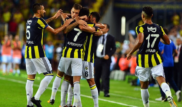 Fenerbahçe'de yıldız oyuncu kadro dışı bırakıldı!