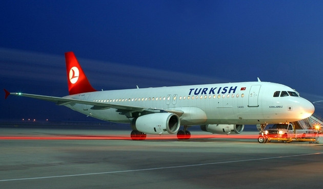 Türk Hava Yolları uçağı acil iniş yaptı...