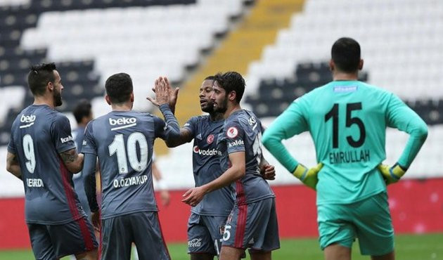 Beşiktaş'ın yıldızı futbolcusu nargileyle yakalandı!