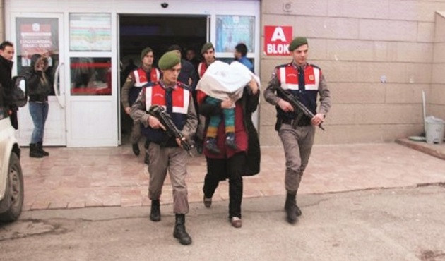 PKK bombacısının ablası FETÖ'nün "İzdivaç ablası" çıktı!