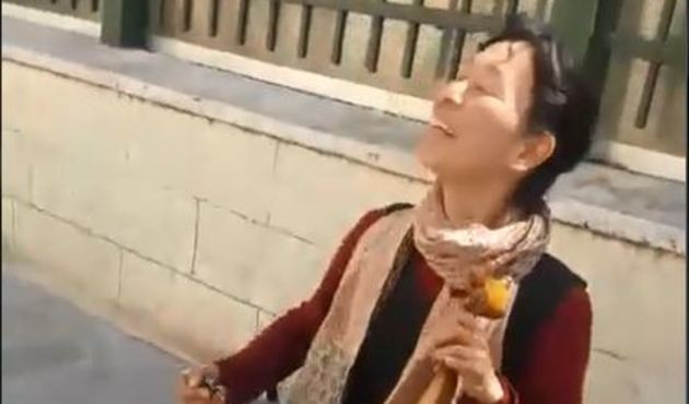 Japon kadın kemençeyle Karadeniz türküleri çaldı!