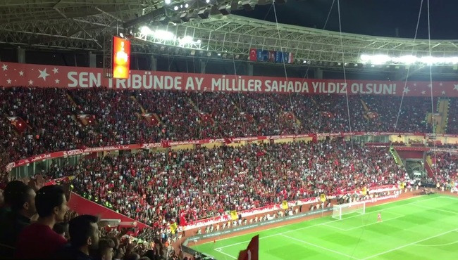 Türkiye Hırvatistan maçı Eskişehir tribünleri