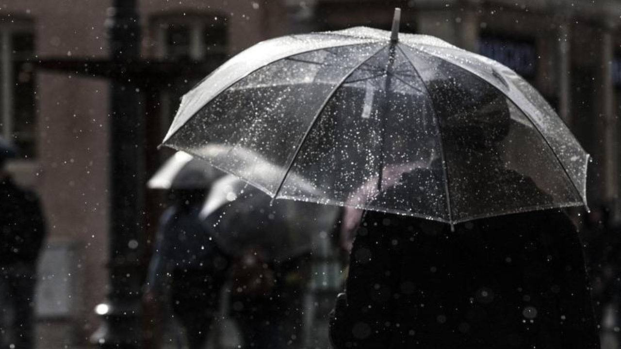 İstanbul'da kuvvetli yağış alarmı! Meteoroloji saat verip uyardı