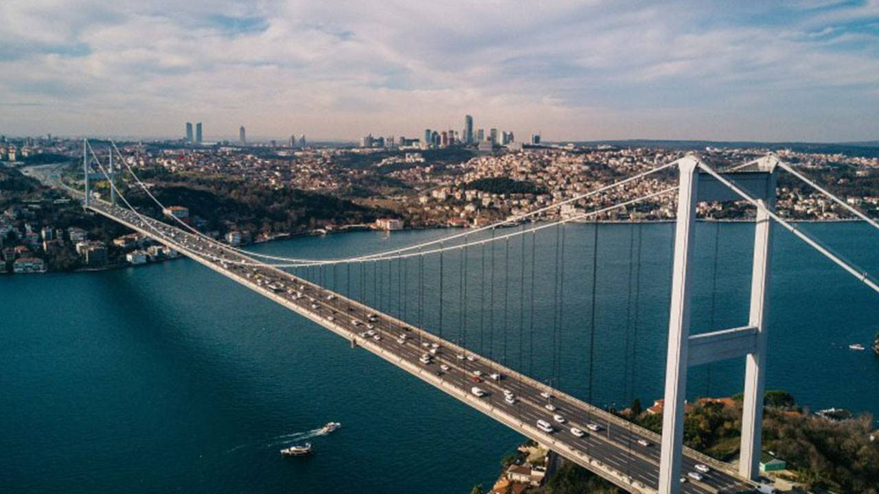 İstanbul Boğaz trafiği çift yönlü askıya alındı!
