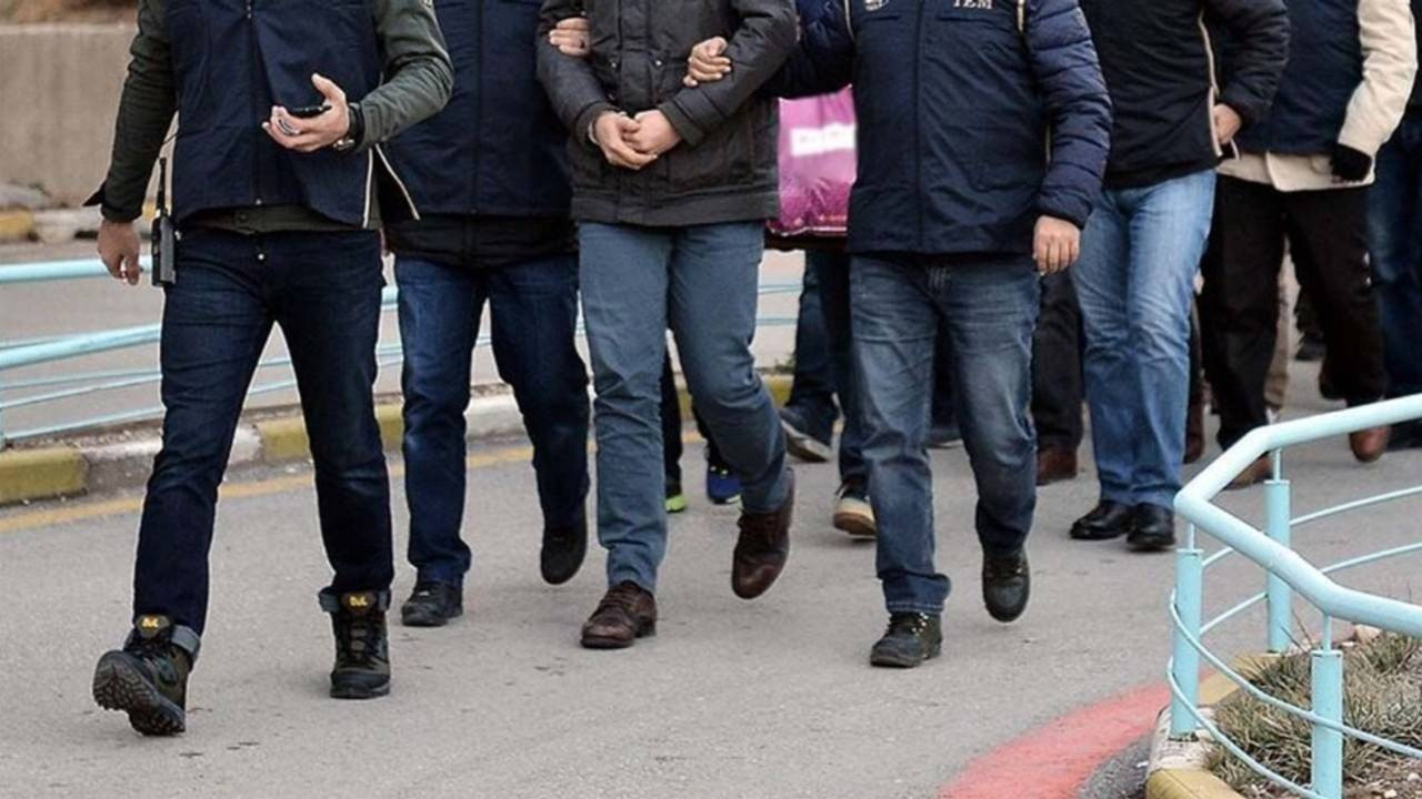 Balıkesir merkezli FETÖ operasyonu: 31 gözaltı