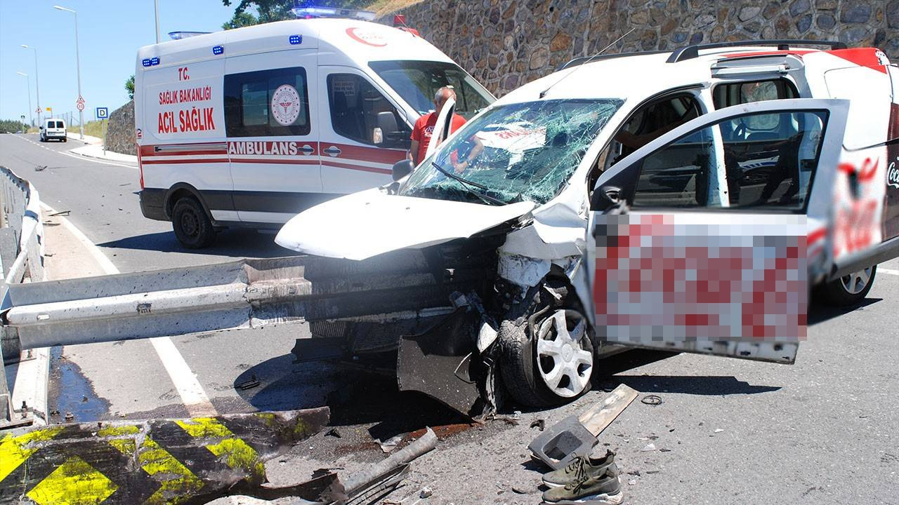Maltepe'de bariyerlere çarpan aracın sürücüsü ağır yaralandı