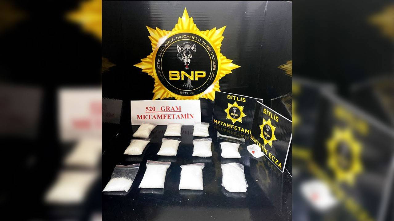 Bitlis'te bir araçta sentetik uyuşturucu bulundu
