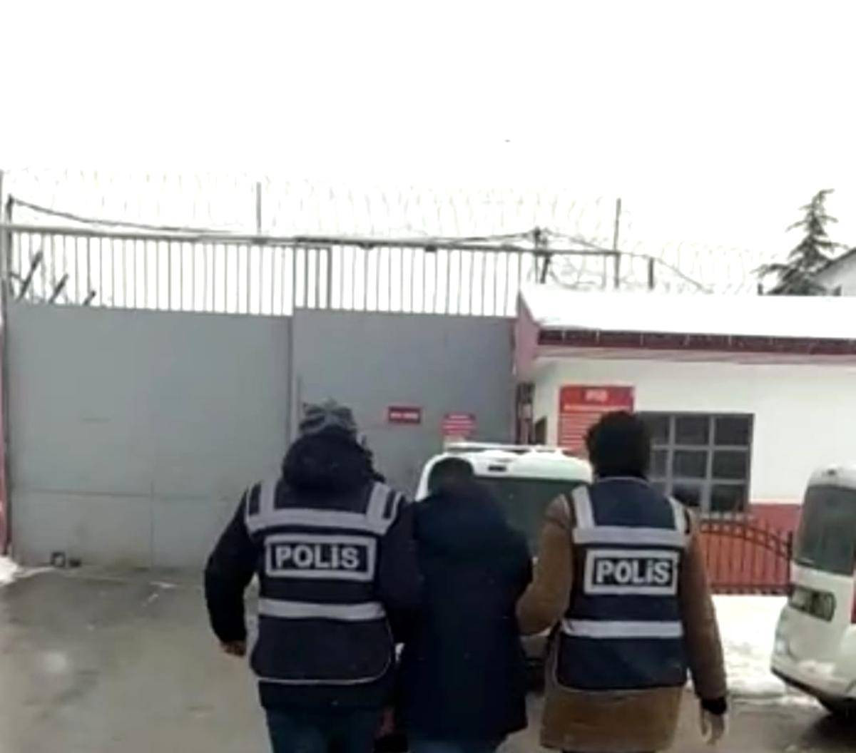 Konya'da 35'er yıl kesinleşmiş hapis cezası bulunan 2 kişi yakalandı