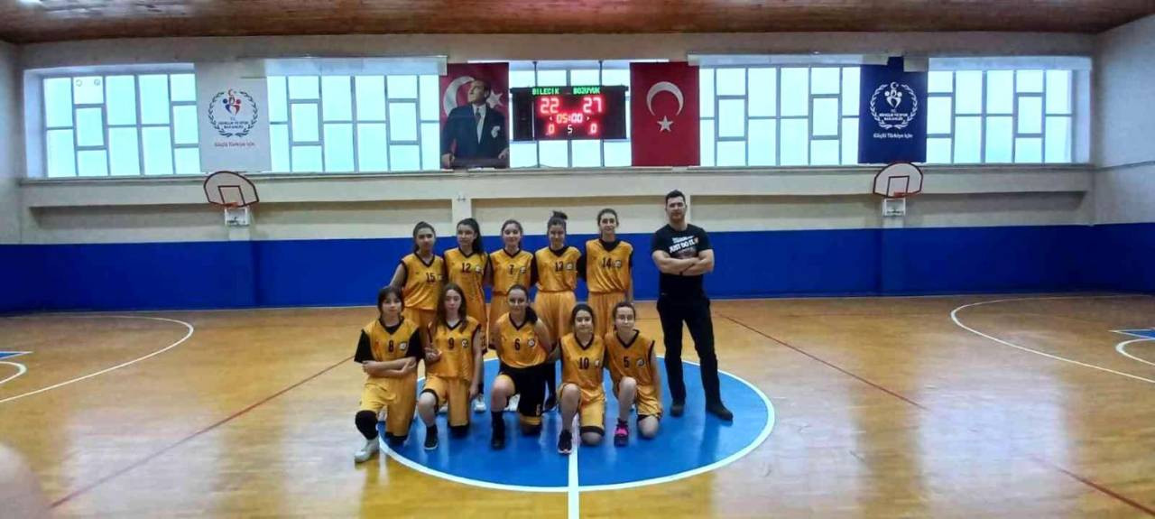 Bozüyük Belediyesi Eğitim ve Spor Kulübü kızlar basketbol takımları galibiyetlerle başladı
