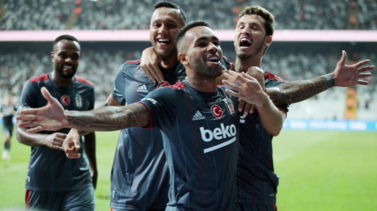 Emre Belözoğlu istedi ve aldı! Beşiktaş'ın yıldızı, Başakşehir'de