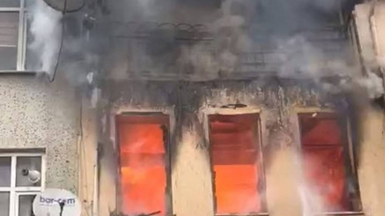 Ortaköy'de ahşap bina yandı! 1 kişi öldü